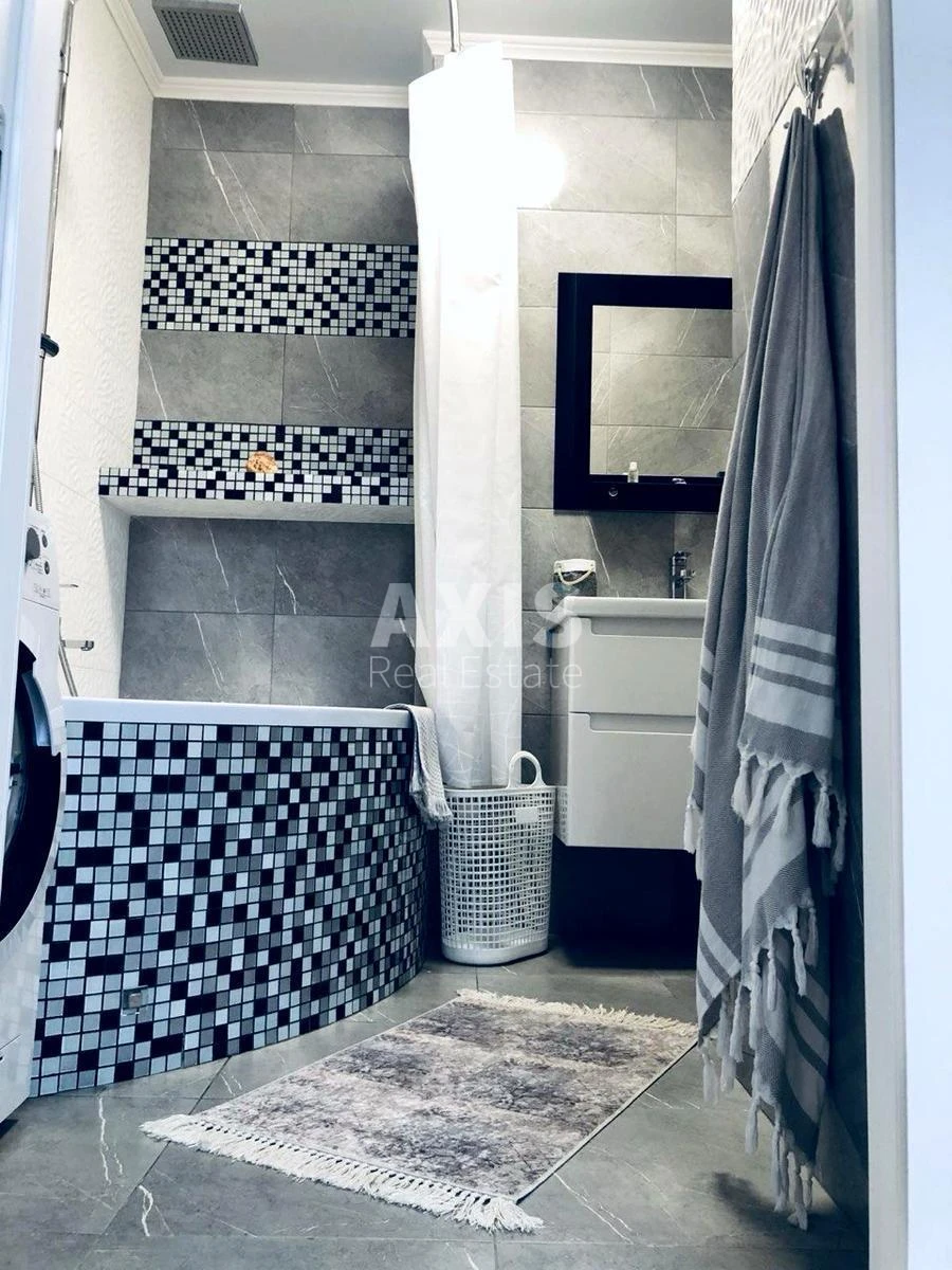 1k apartment vul. Rostyslavska 5B665779