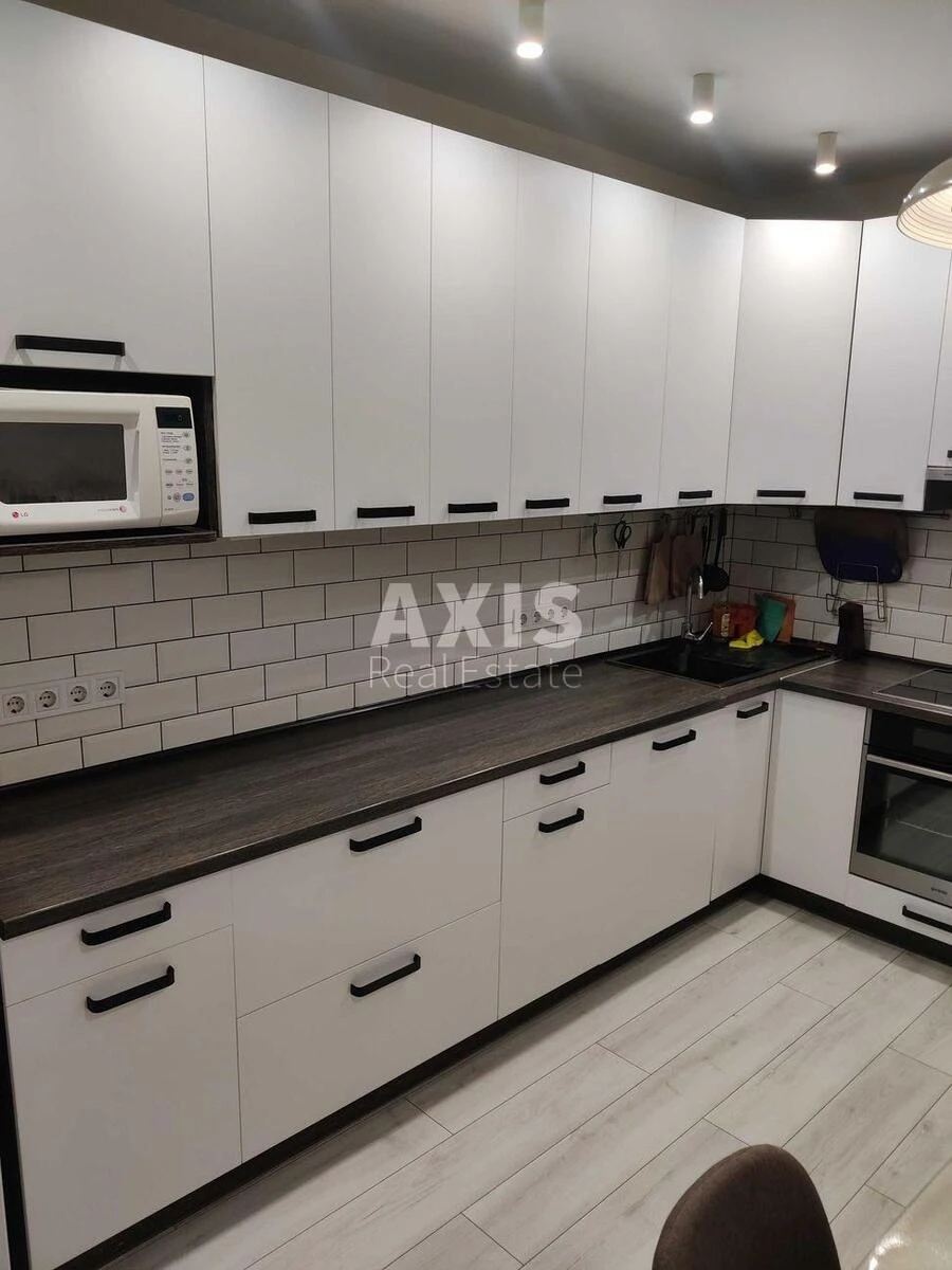 1k apartment pr-t Berestejskij one hundred and nine A542350
