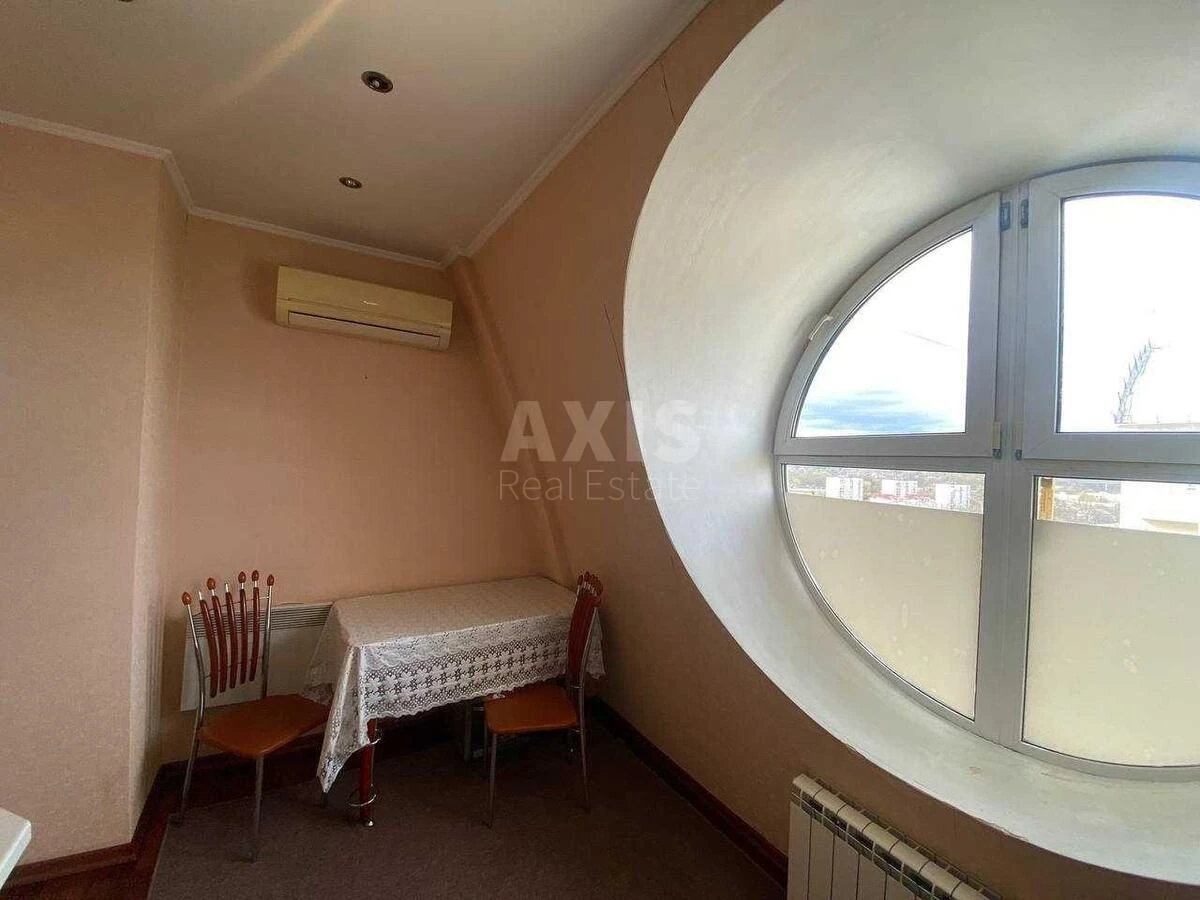 1k apartment vul. Makii'vs'ka 8690841