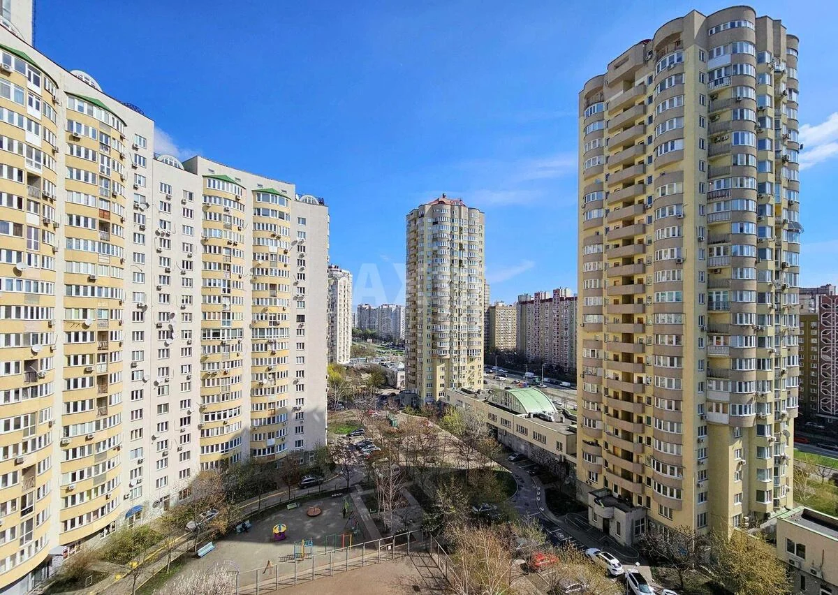 3k apartment vul. Urlivs'ka 11А