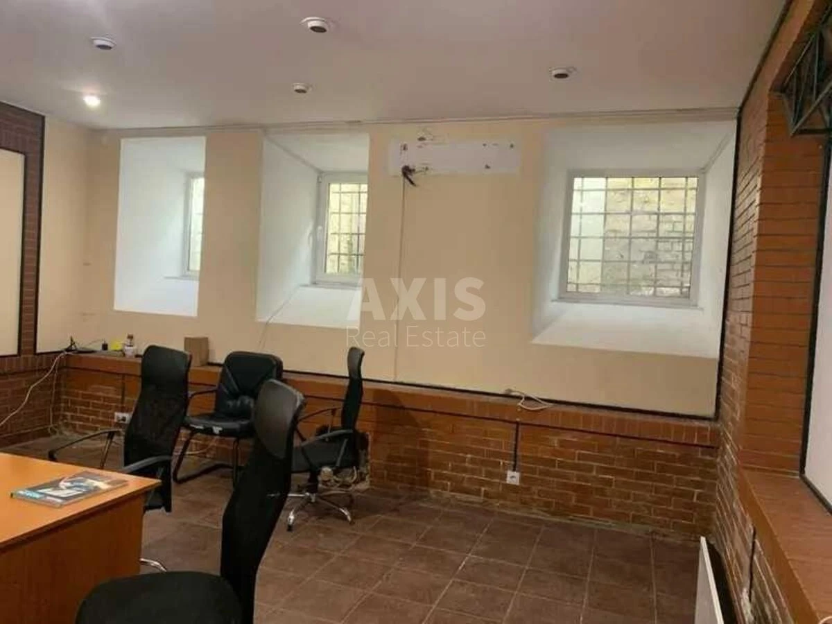 Office vul. Malopidval'na 6, 179m261293