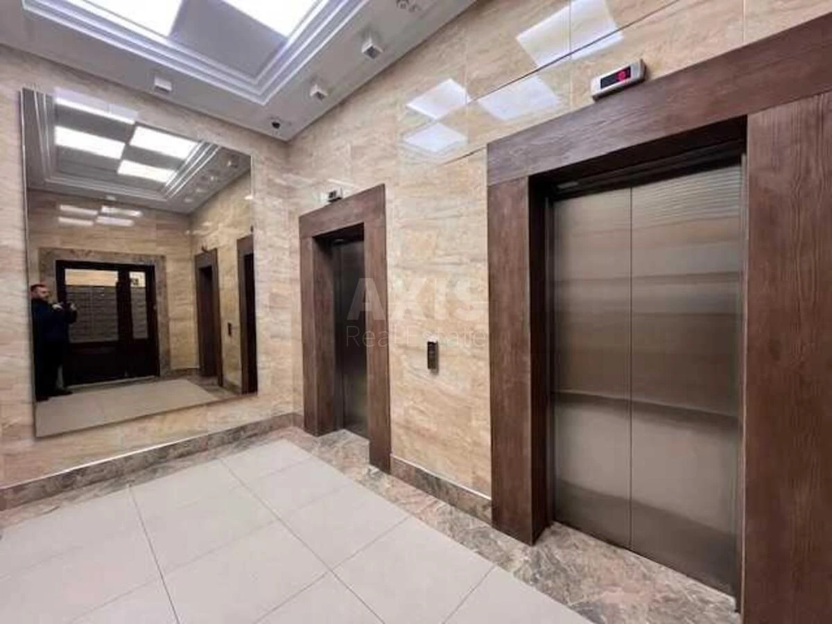 Office vul. Jevgena Konoval'cja 34, 111m2663004