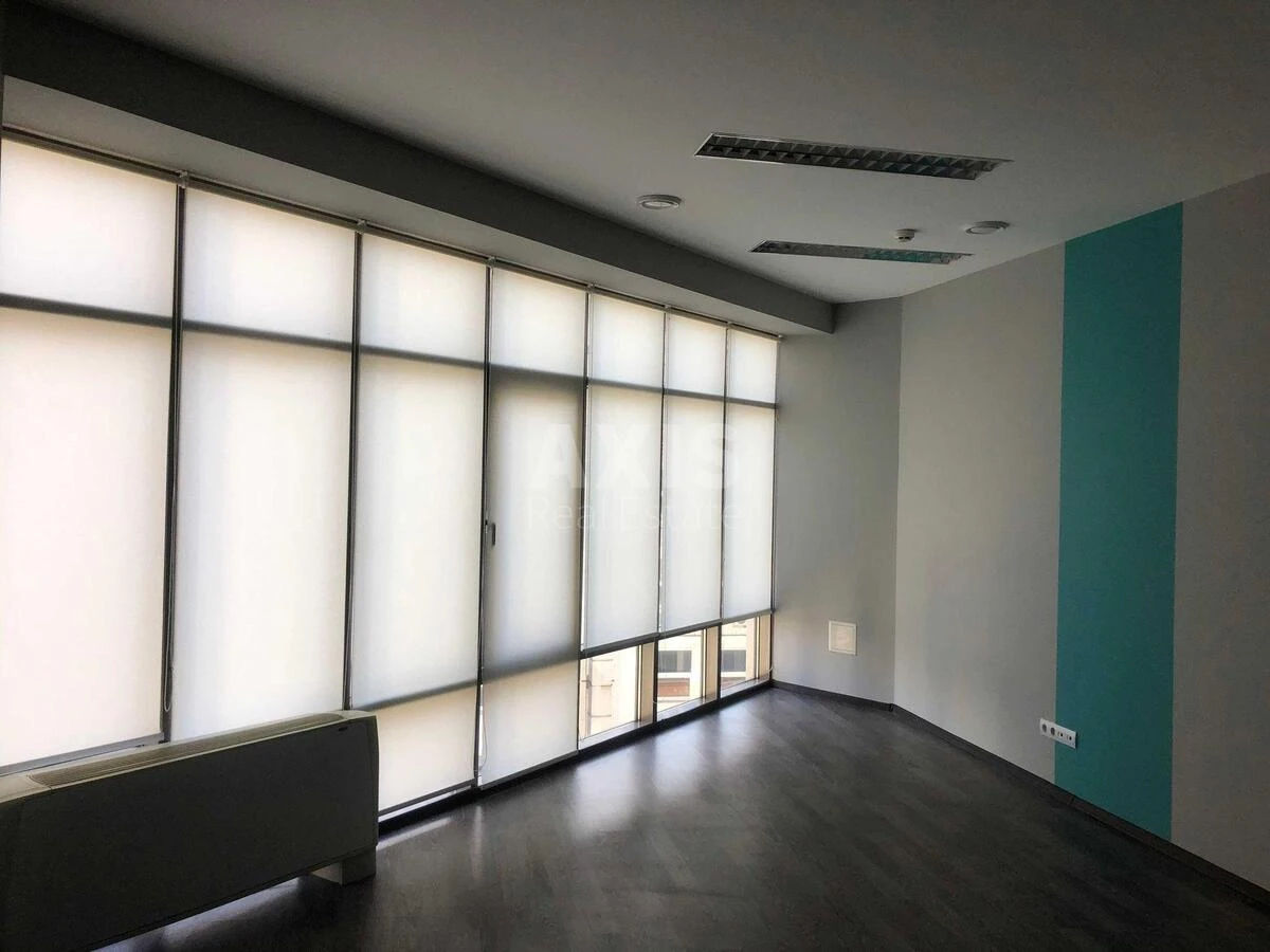 Office vul. Velyka Vasyl'kivs'ka 72, 185m2519760