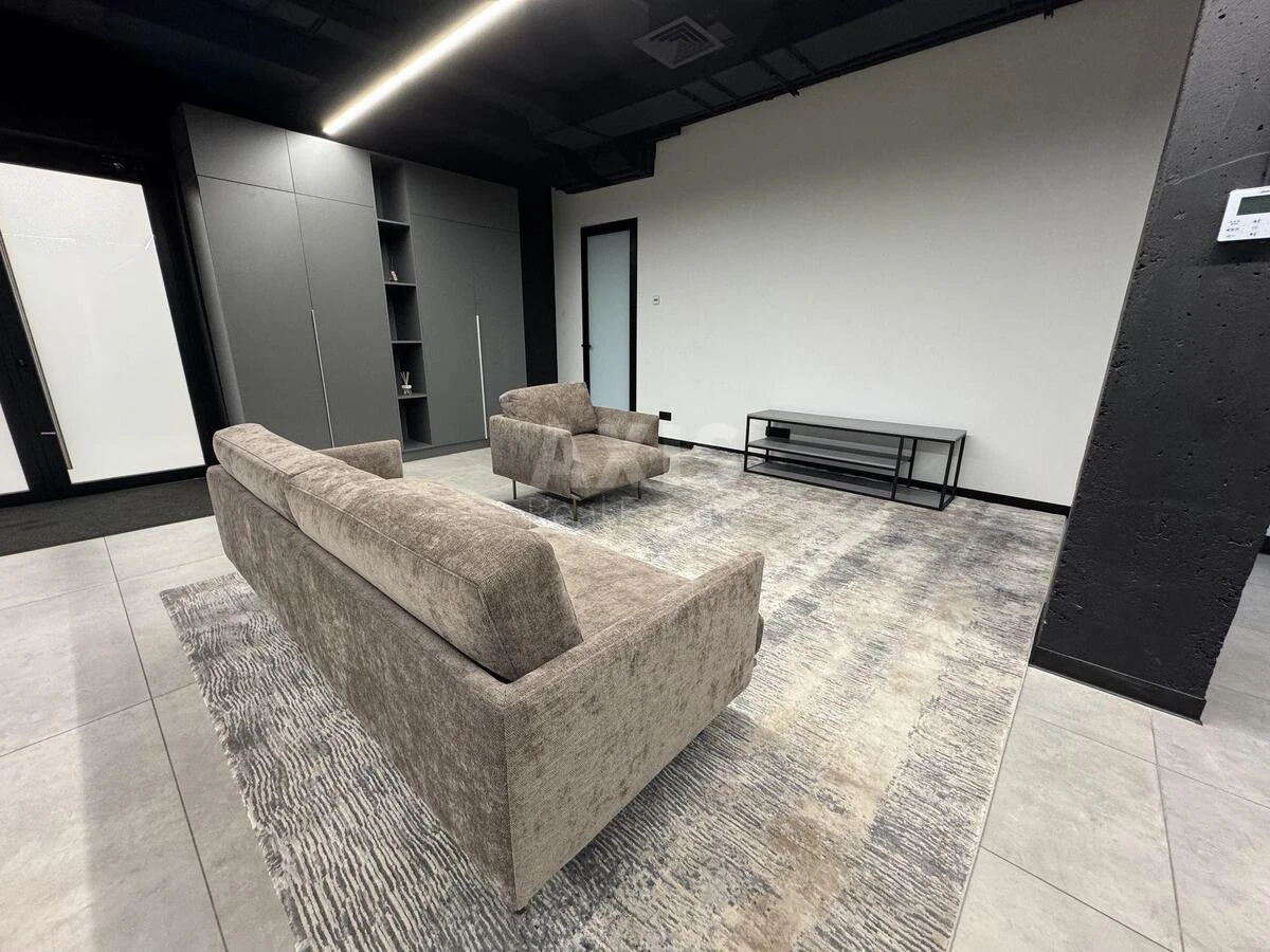 Офис ул. Красиловская 9, 4500м2710535