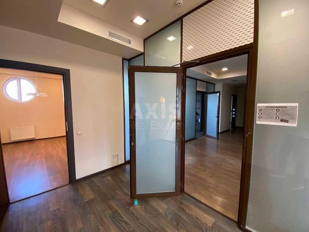 Office vul. Volodymyrs'ka 38, 320m2661274