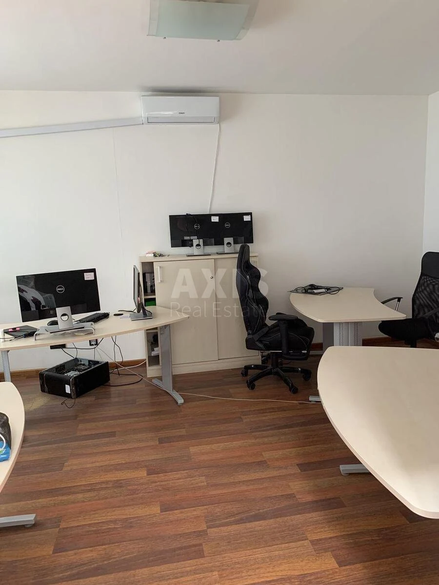 Офис ул. Евгения Коновальца 32А, 290м27086115
