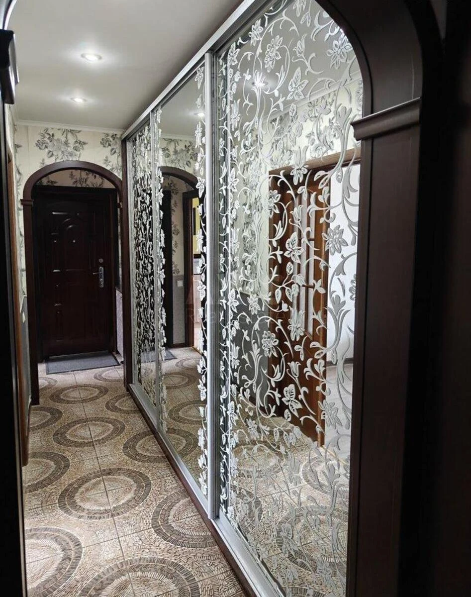 3k apartment pr-t Svobody 26956419