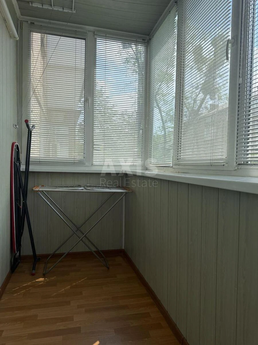 2k apartment pr-t Sobornosti 12696528