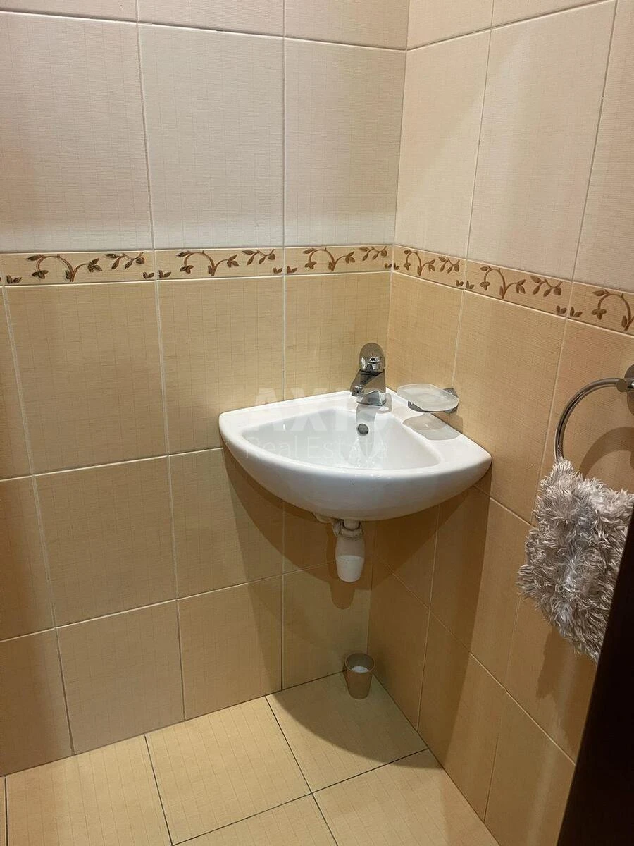 2k apartment vul. Urlivs'ka 16/376495614