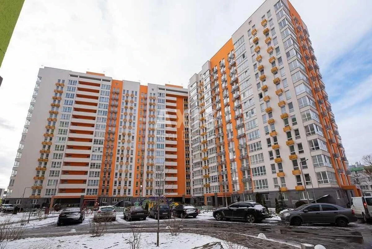 1к квартира пр-т Берестейский 675392513