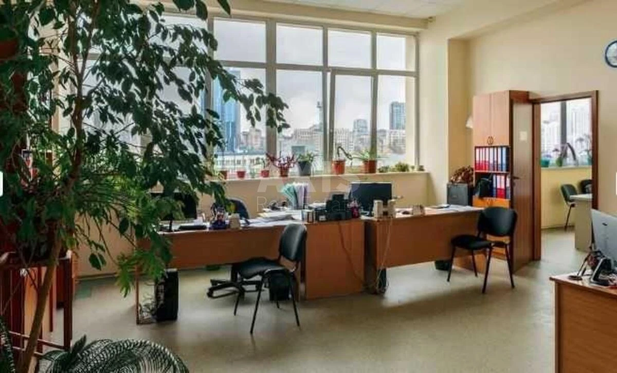 Office vul. Lypkivs'kogo Vasylja Mytropolyta 1, 6143m26740114