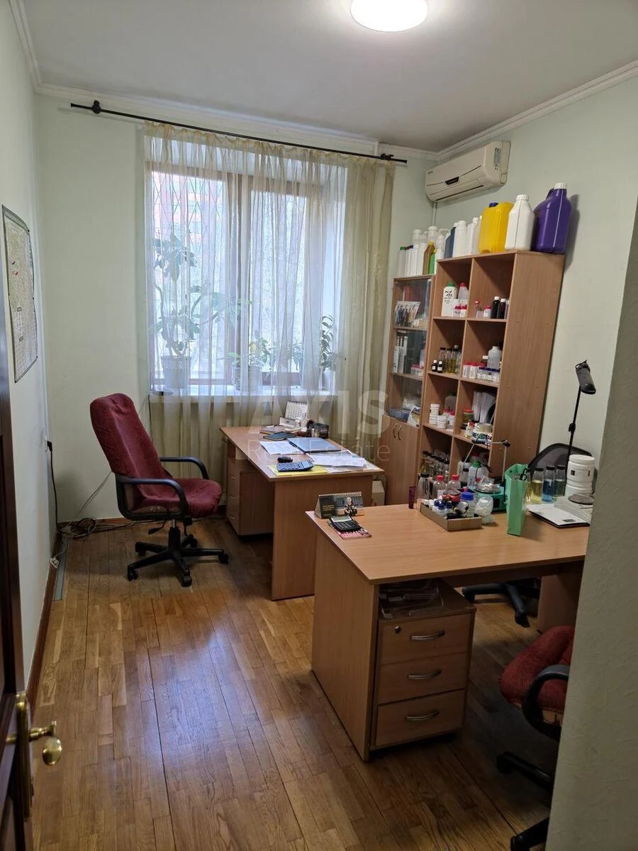 Офис ул. Драгоманова 17, 150м2694695