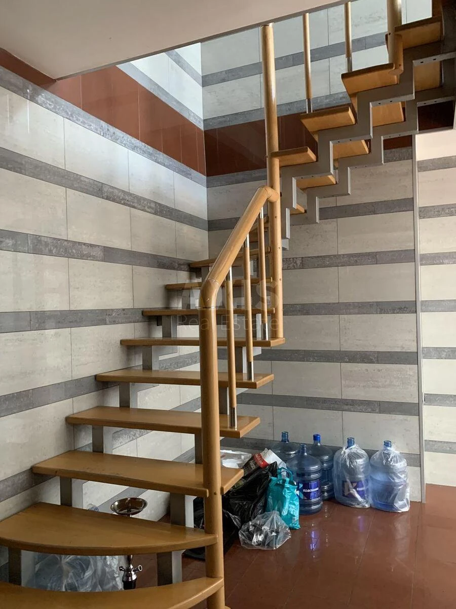 Office vul. Jevgena Konoval'cja 32А, 290m27086116