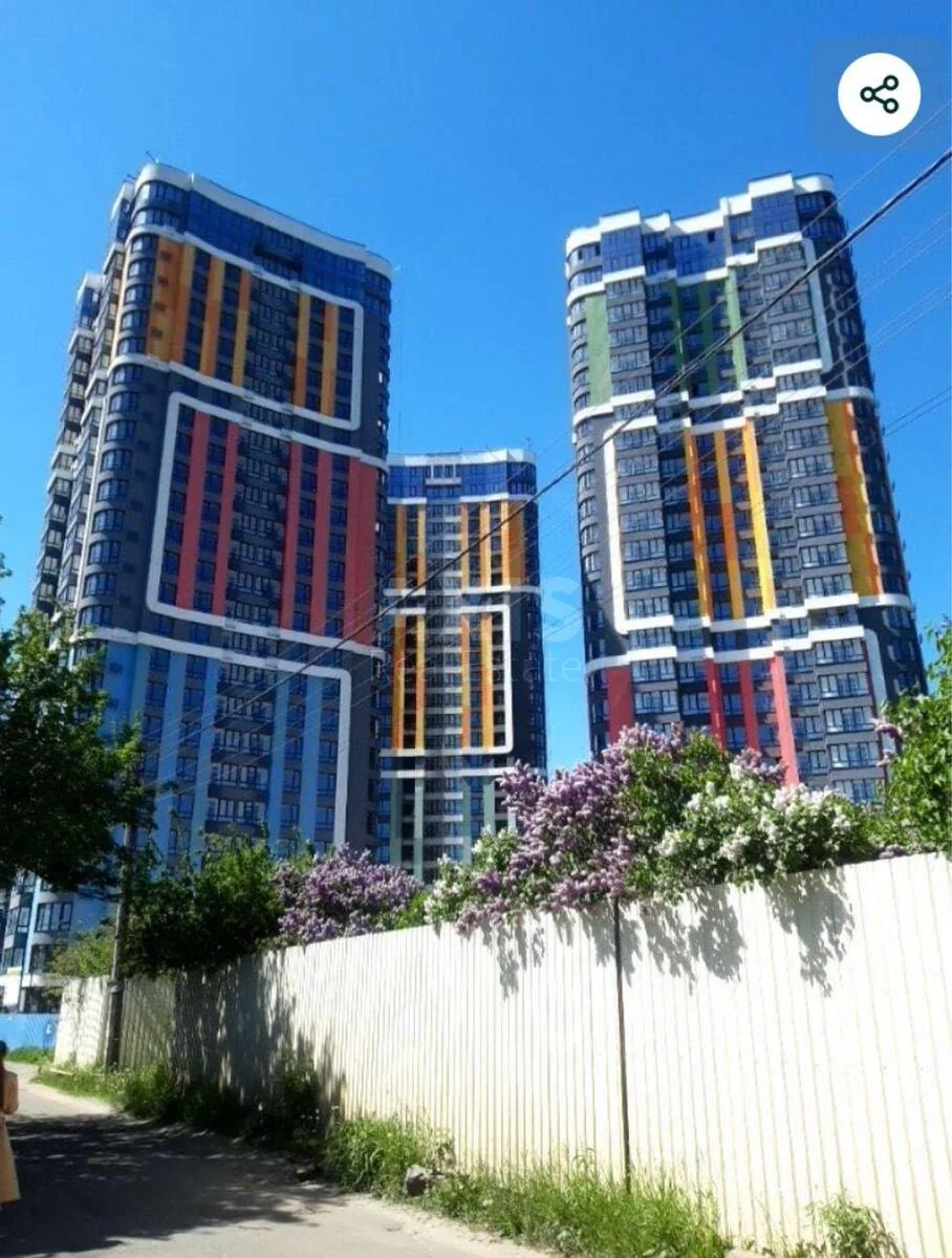 3k apartment vul. Zhuljans'ka 10