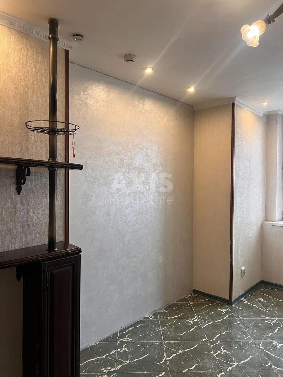 2k apartment vul. Sribnokil's'ka 1680932