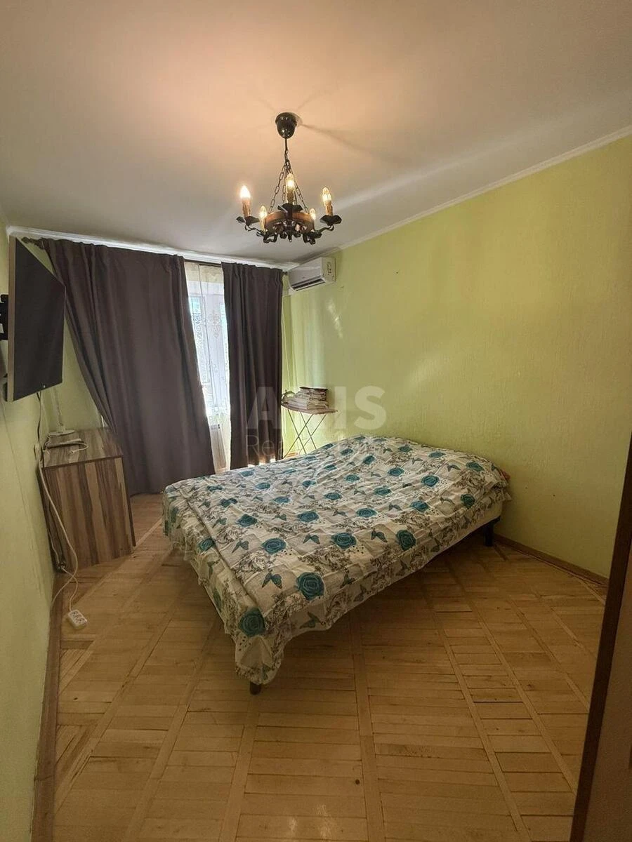 3k apartment vul. Pryrichna 19Г701045