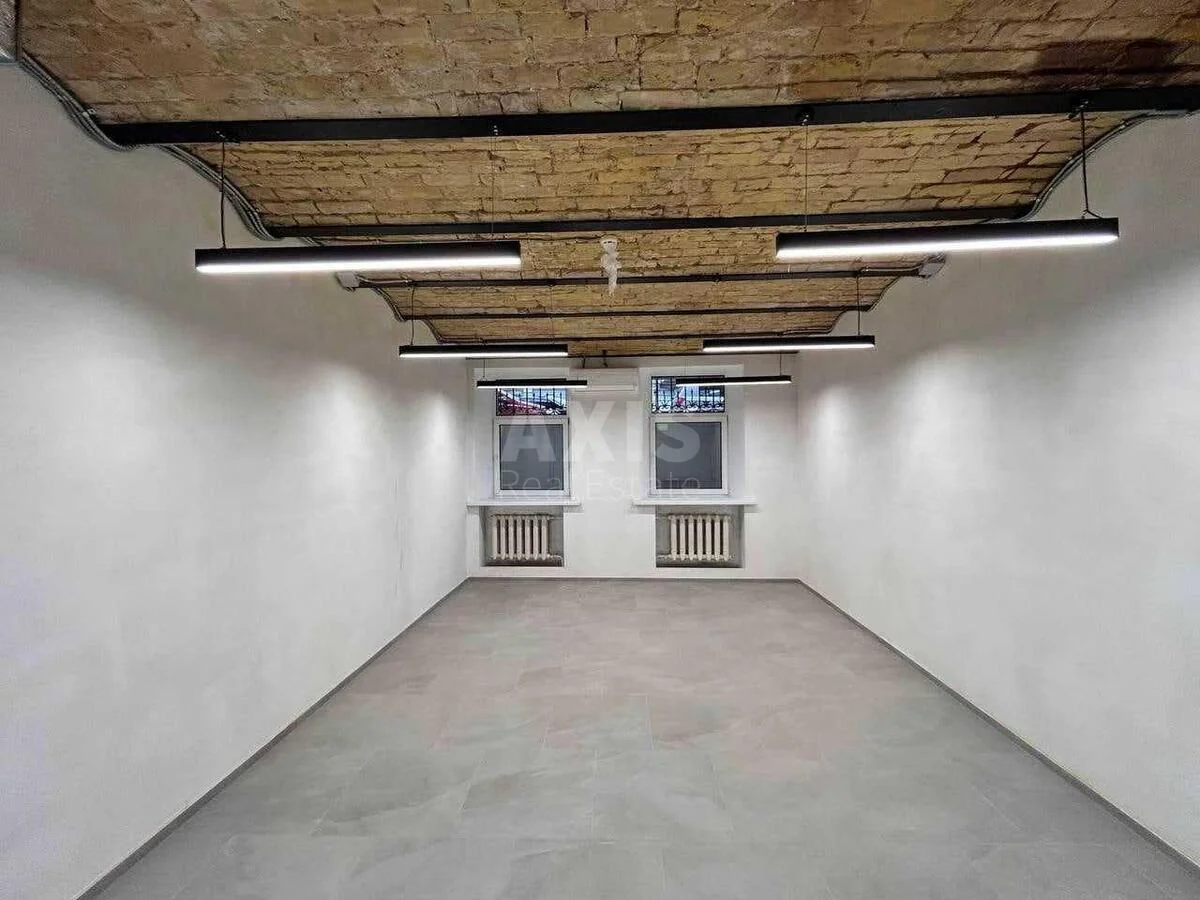 Office vul. Volodymyrs'ka 6/11, 170m2