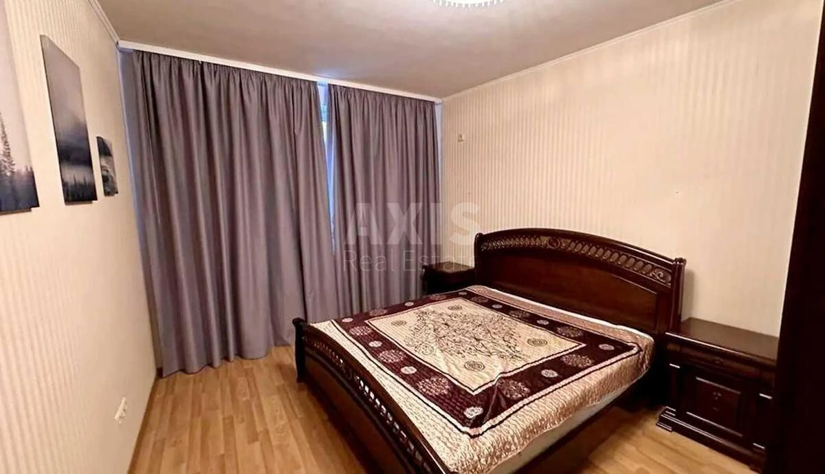 3k apartment vul. Urlivs'ka 11А672032