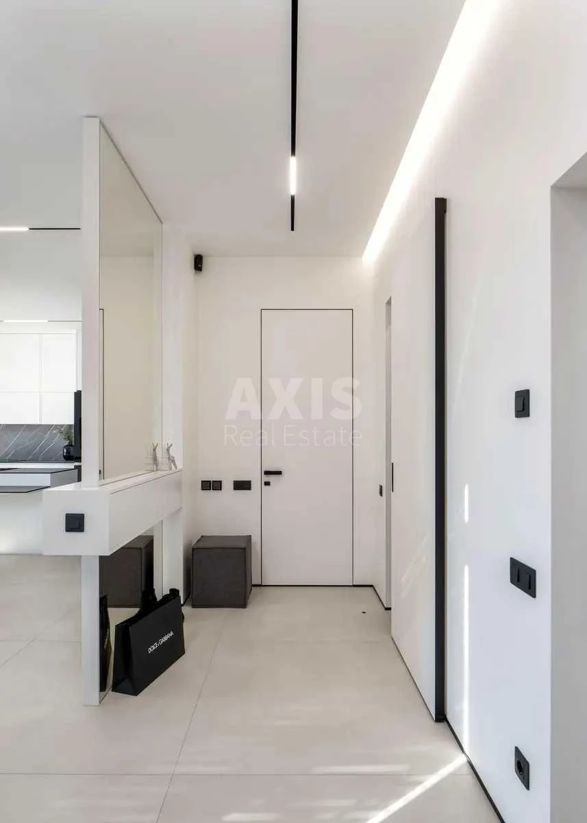 3k apartment vul. Universytets'ka 23657104