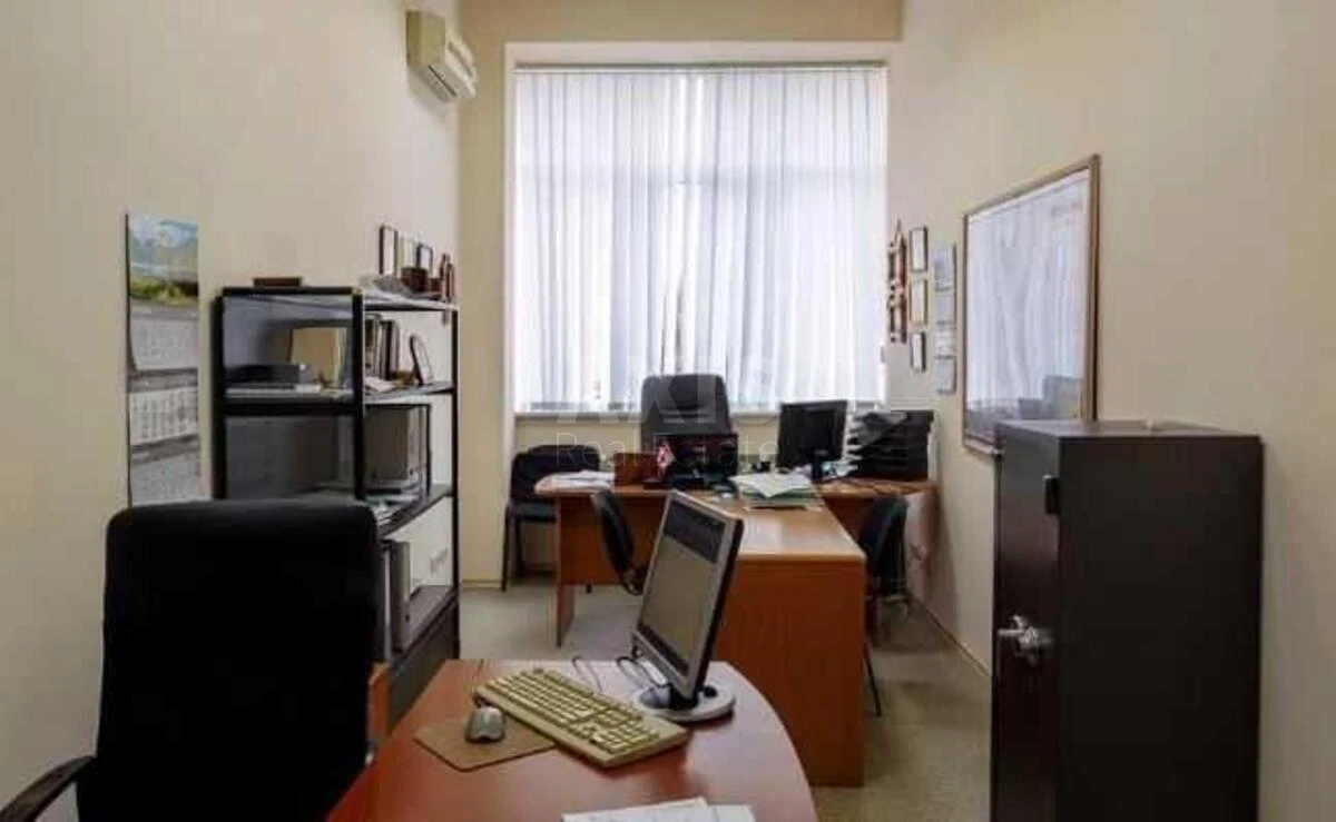 Office vul. Lypkivs'kogo Vasylja Mytropolyta 1, 6143m26740115