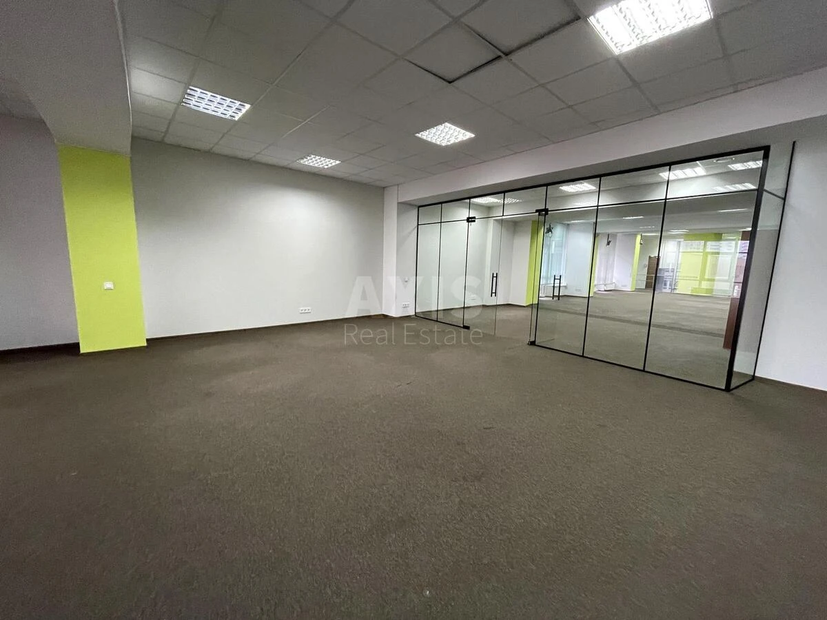 Office vul. Jevgena Konoval'cja 36Д, 461m2677932