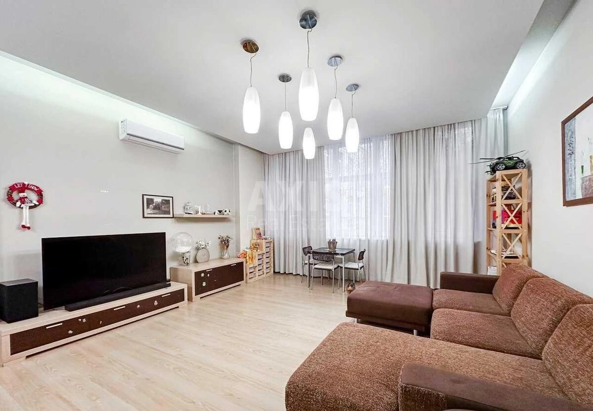 3k apartment vul. Ljuterans'ka 10А678431