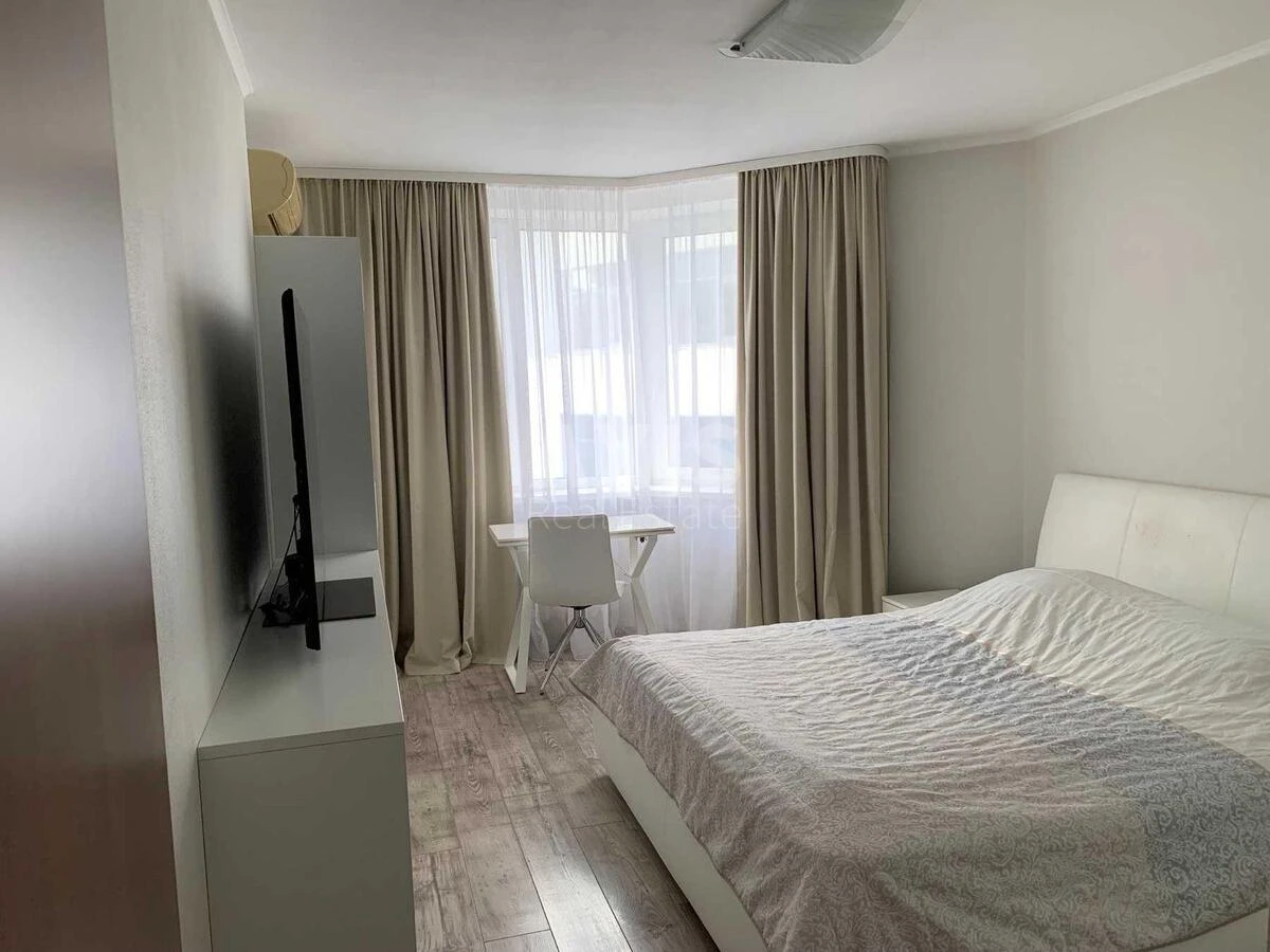 3k apartment vul. Gryshka Myhajla 9699763