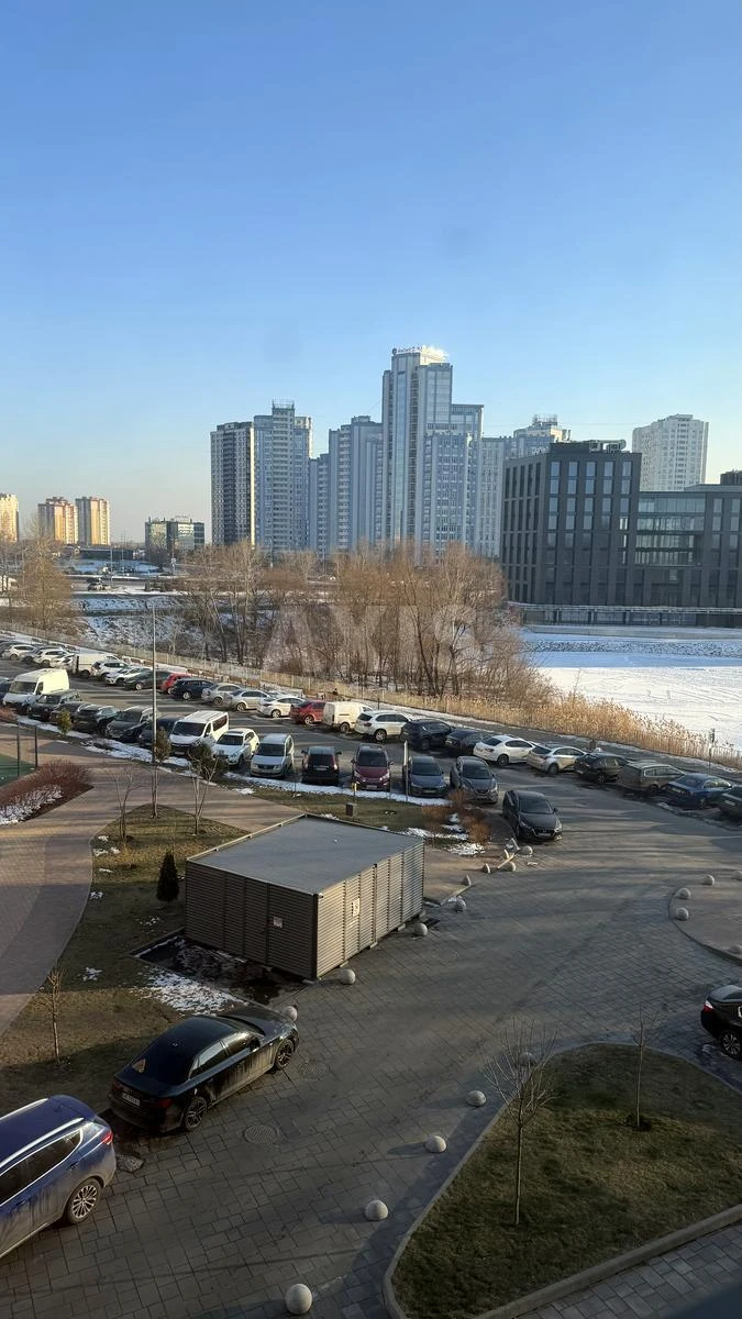 3k apartment nab. Dniprovs'ka 18658045