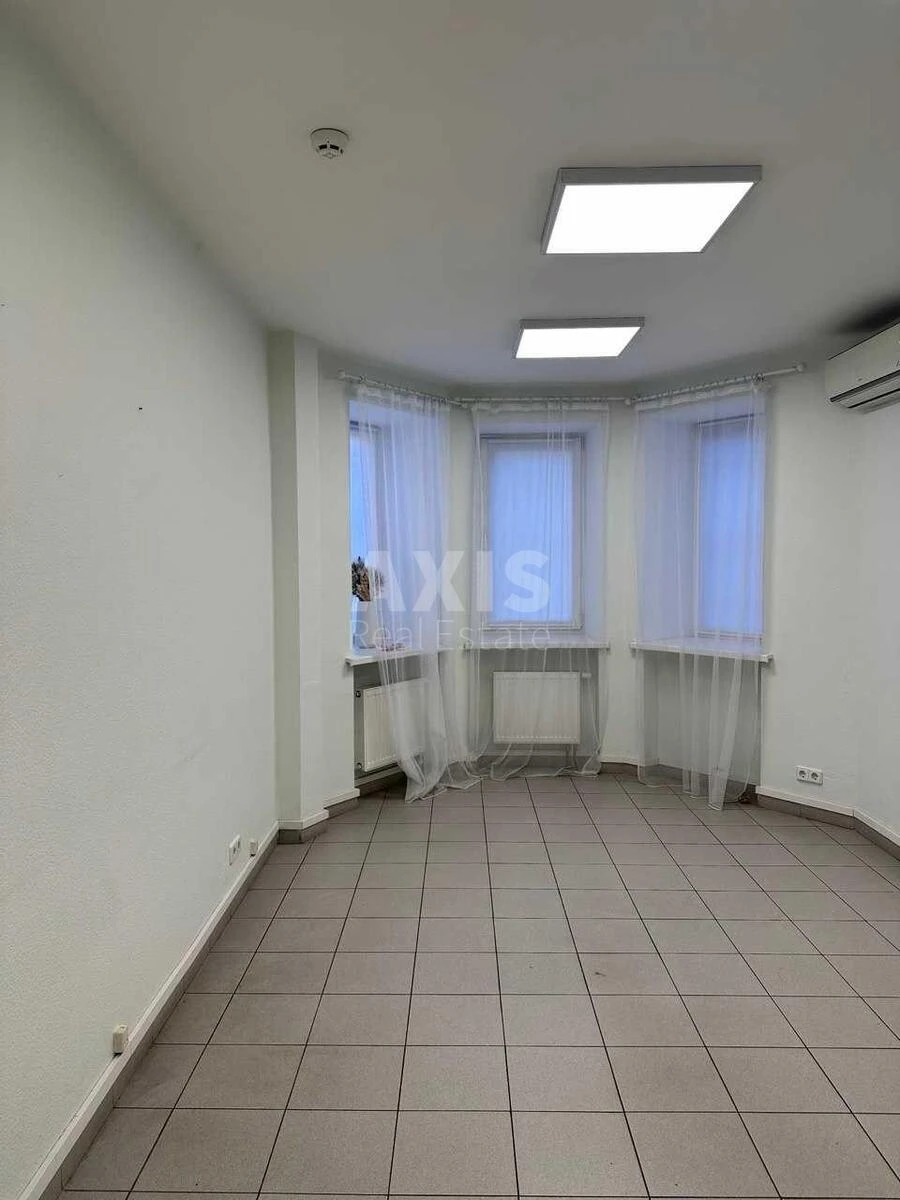 Trade object vul. Turivs'ka 24, 90m2680053