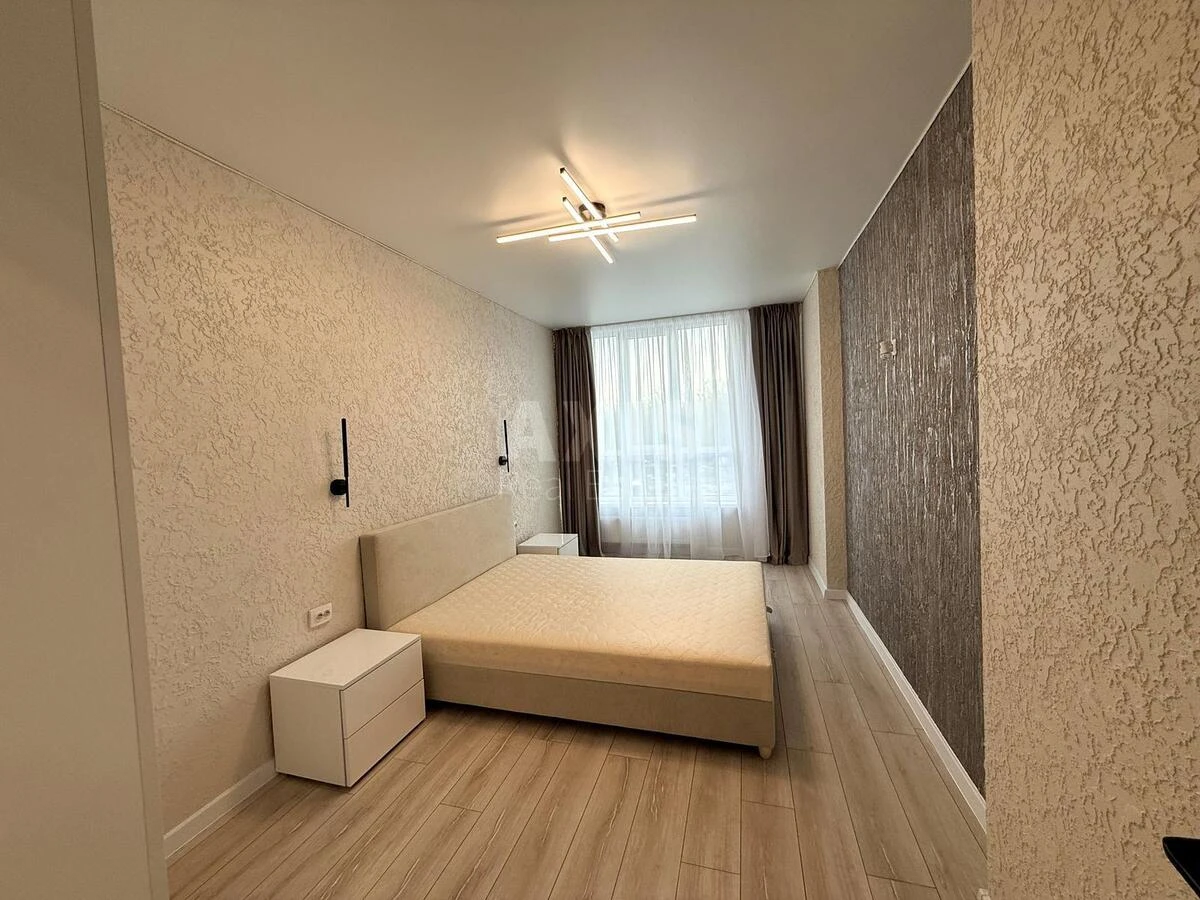 1k apartment pr-t Glushkova Akademika 42676162