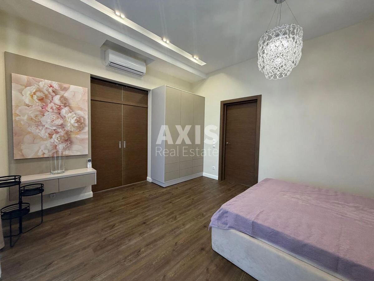 1k apartment pr-t Berestejskij 42675945