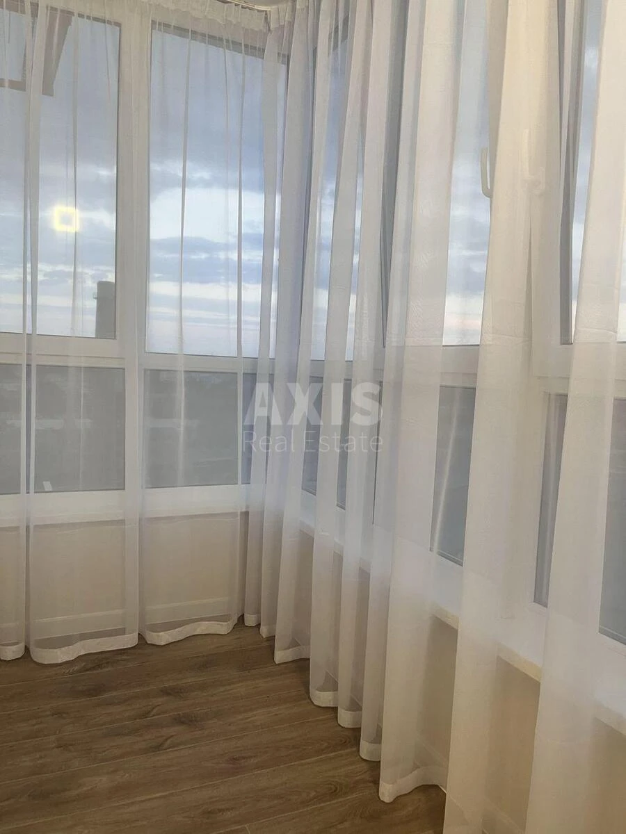 2k apartment pr-t Berestejskij 67712607