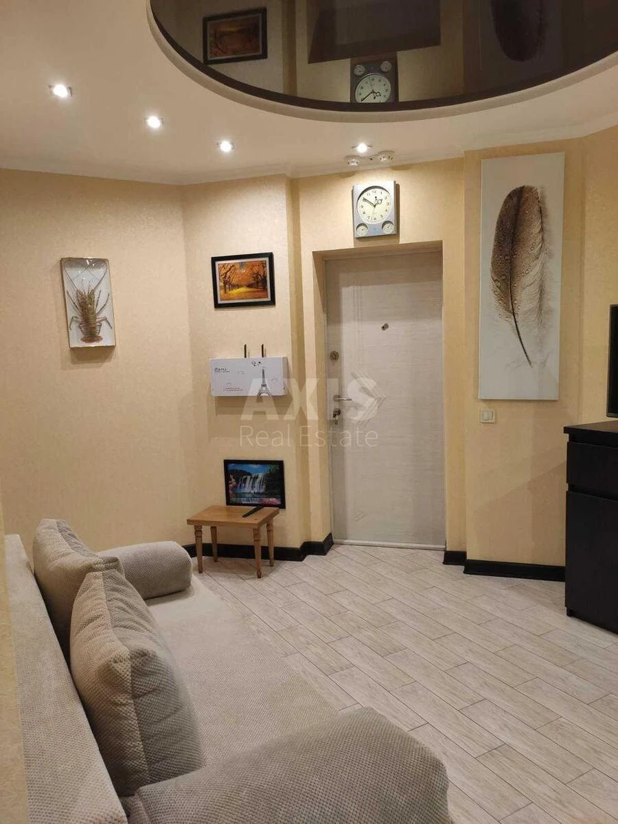 1k apartment vul. Revuc'kogo 7В690774