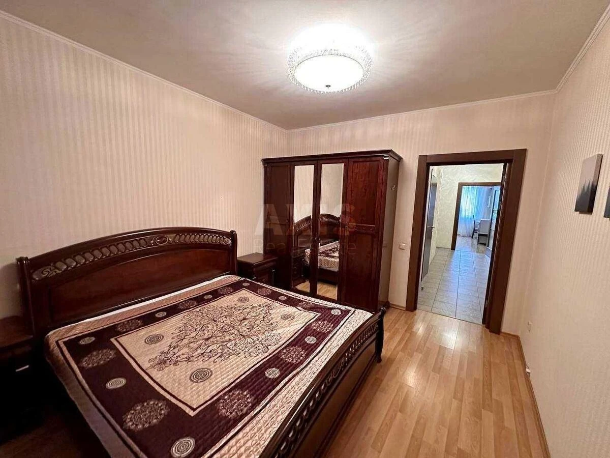 3k apartment vul. Urlivs'ka 11А672033