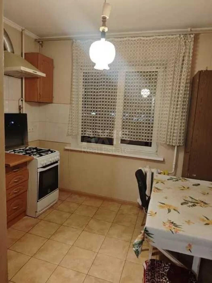 2k apartment vul. Pryozerna 1060025