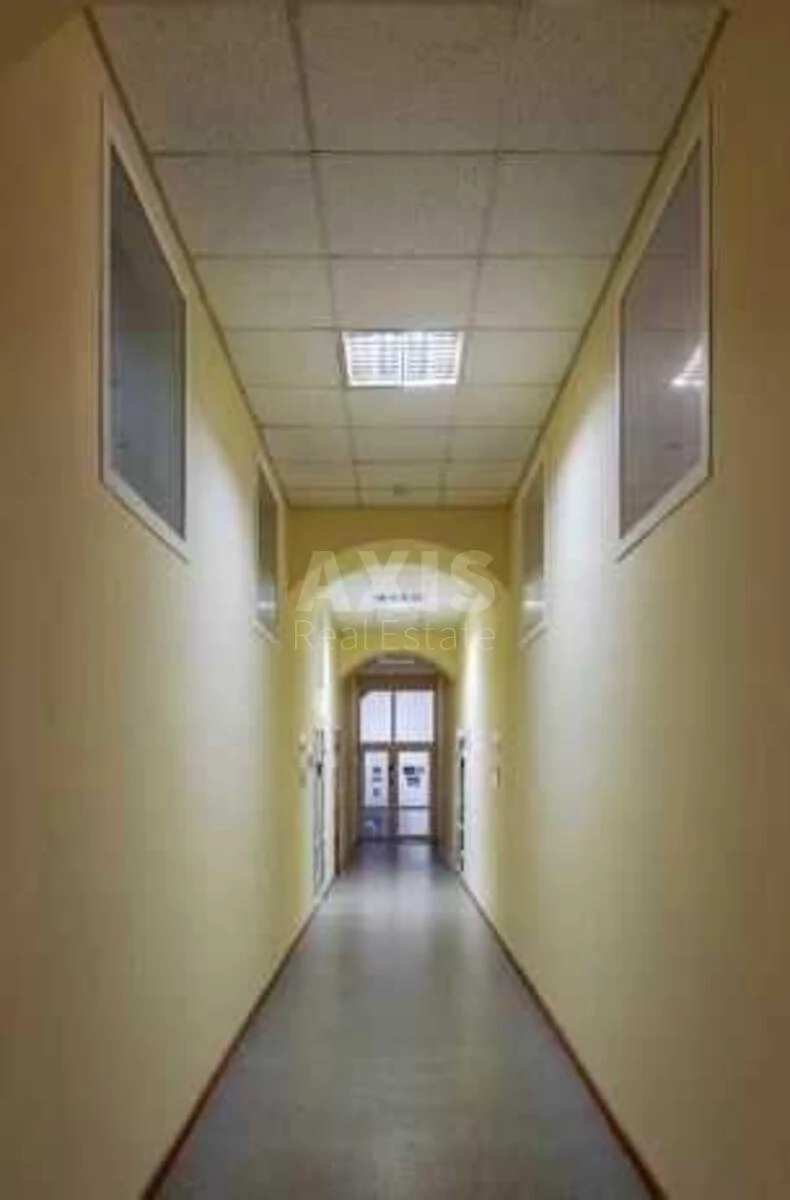 Office vul. Lypkivs'kogo Vasylja Mytropolyta 1, 6143m26740116
