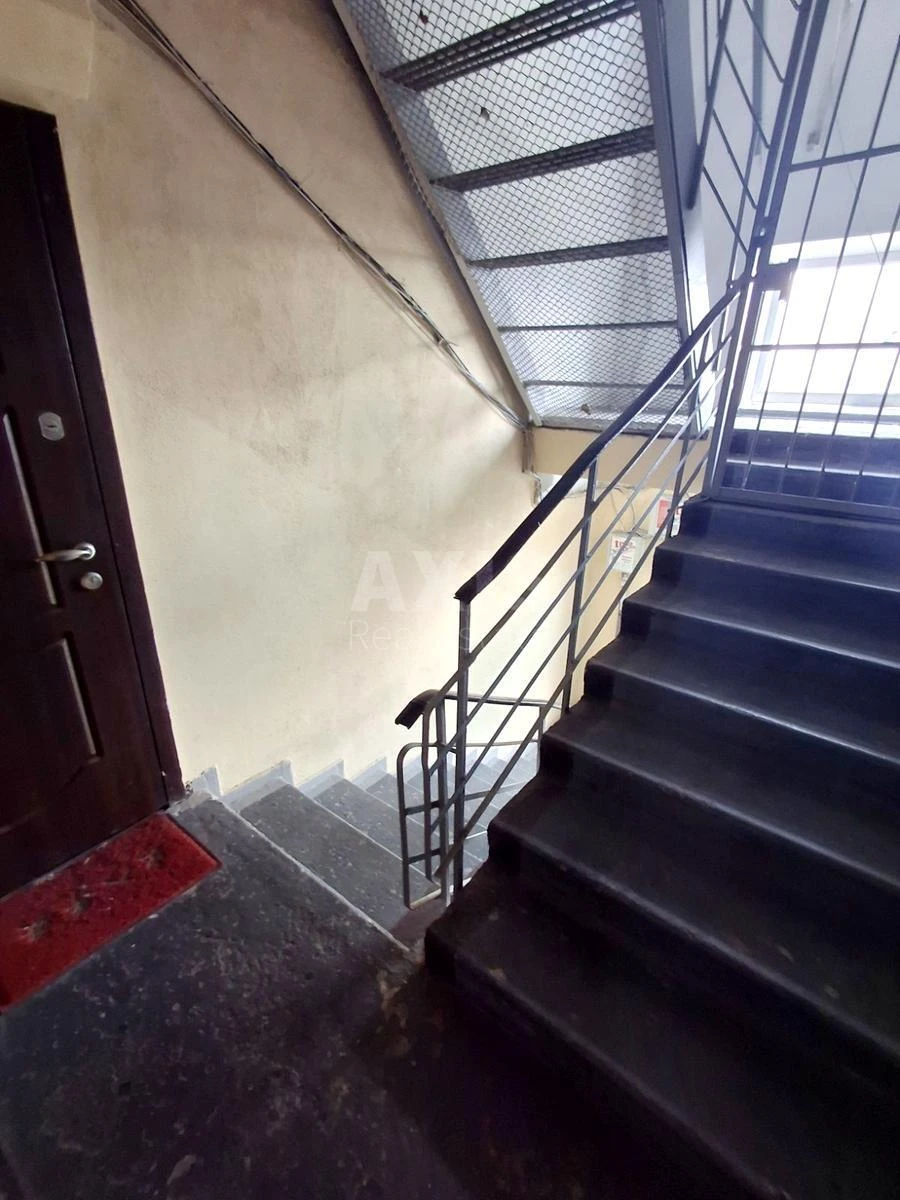 3k apartment vul. Serafymovycha 7А7054410