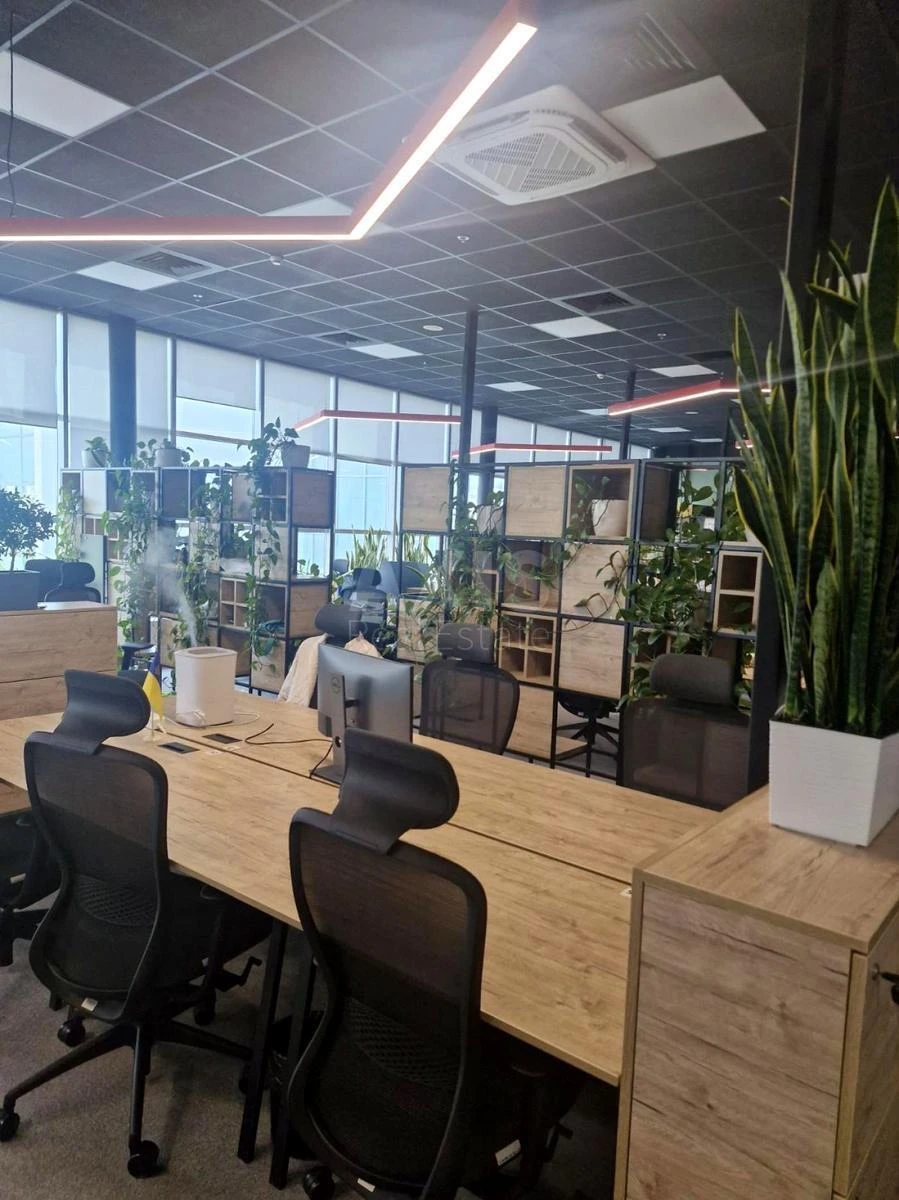 Офис пр-т Бандеры Степана 16Б, 564м2692361