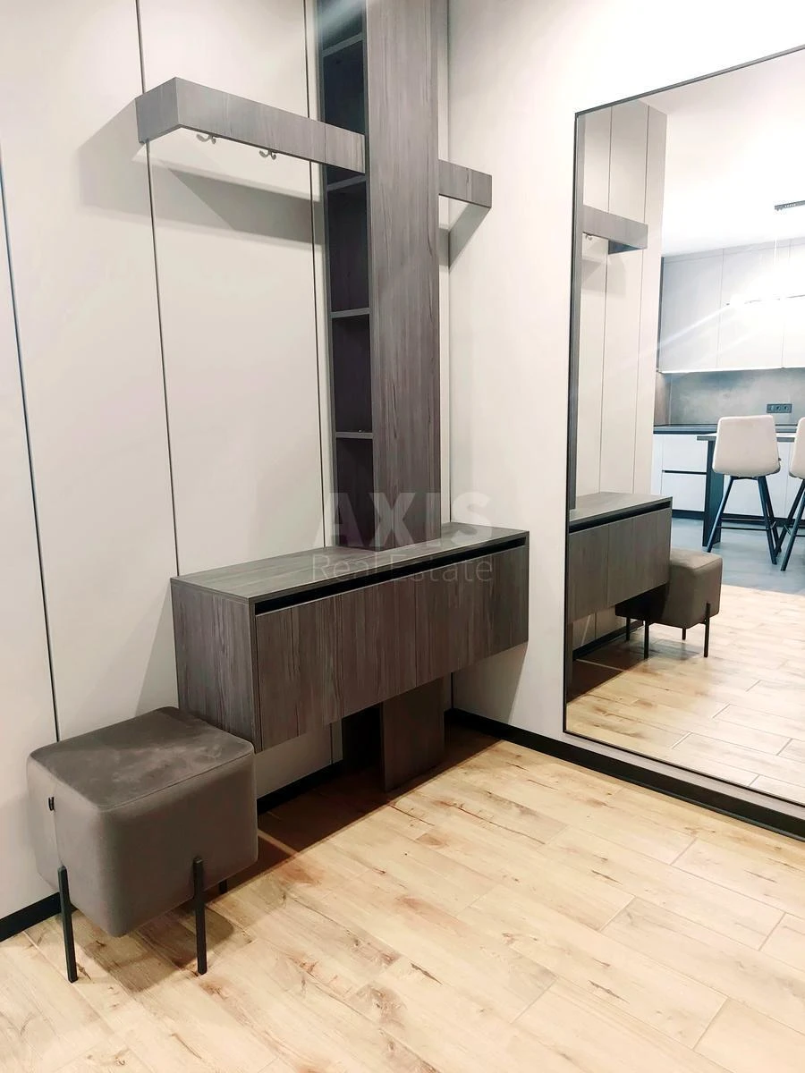 1k apartment vul. Sverstjuka Jevgena 6Е6777111