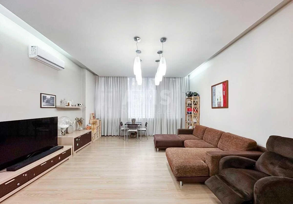 3k apartment vul. Ljuterans'ka 10А678432