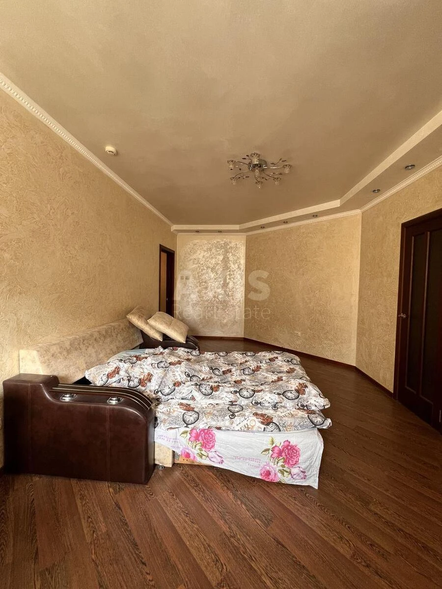 2k apartment vul. Sribnokil's'ka 1680934