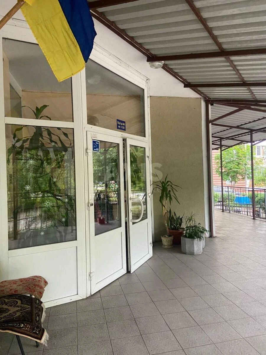 2k apartment vul. Urlivs'ka 16/376495617