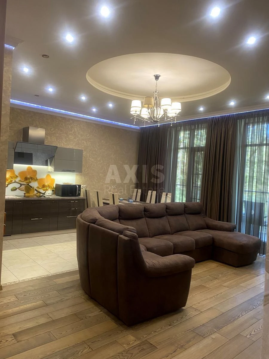 2k apartment pr-t Berestejskij 42631911