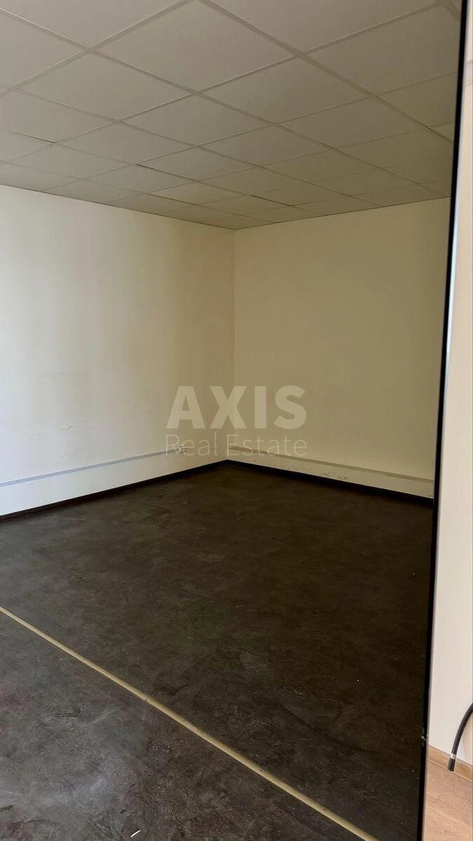 Office vul. Sosninyh Sim'i' 9, 114m2675303