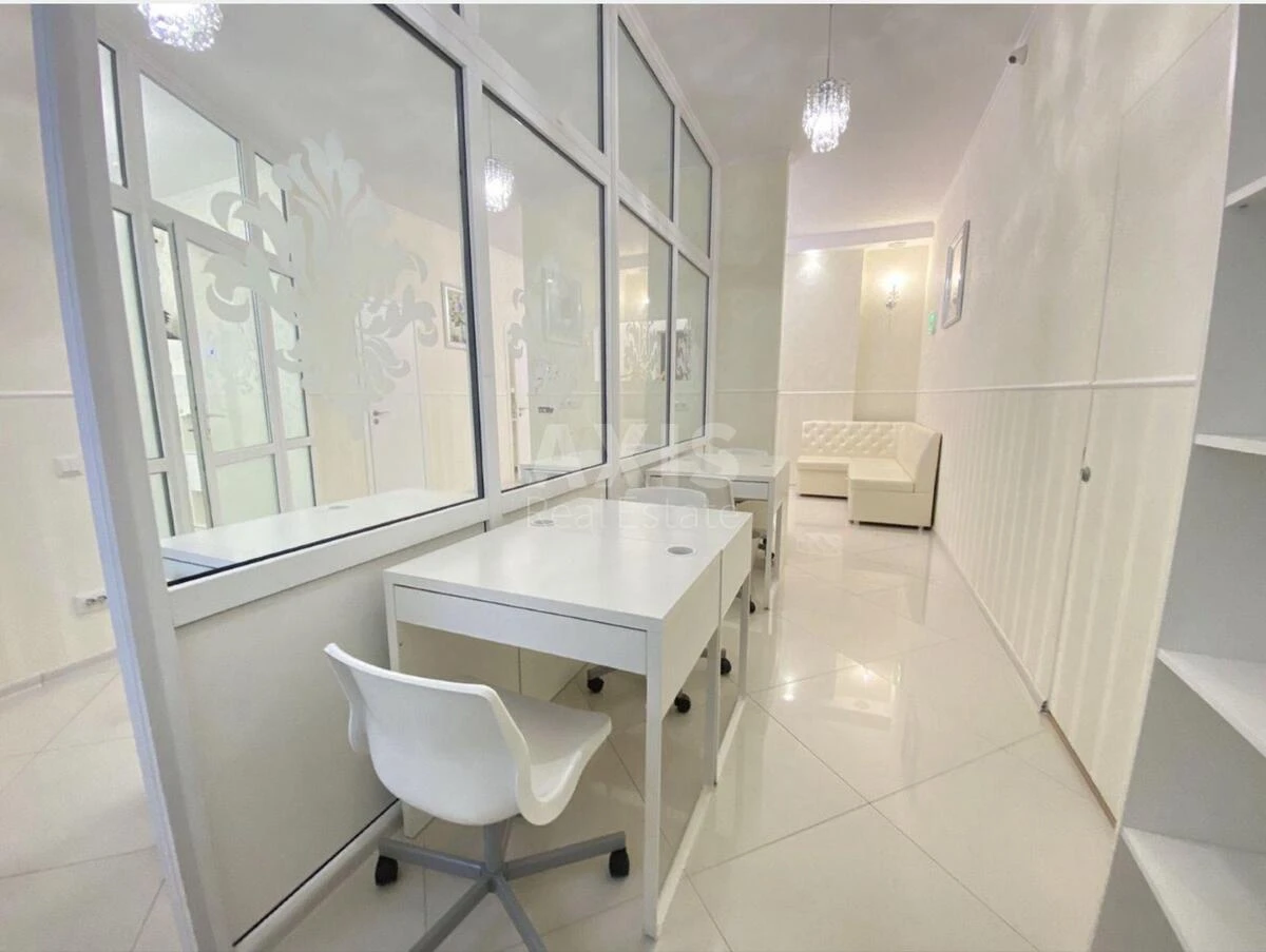 Офис ул. Чавдар Елизаветы 11, 55м2672440