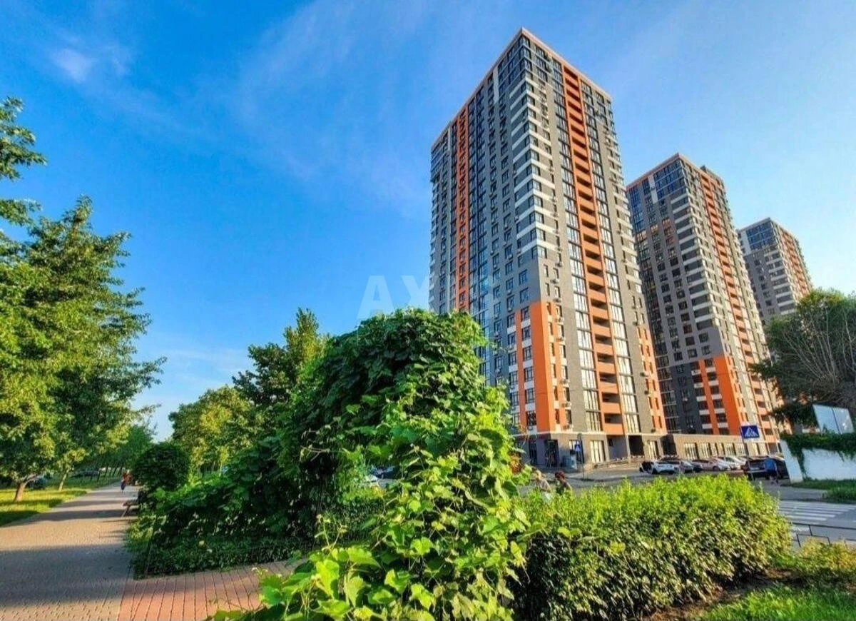 2k apartment vul. Berezhans'ka 1565697