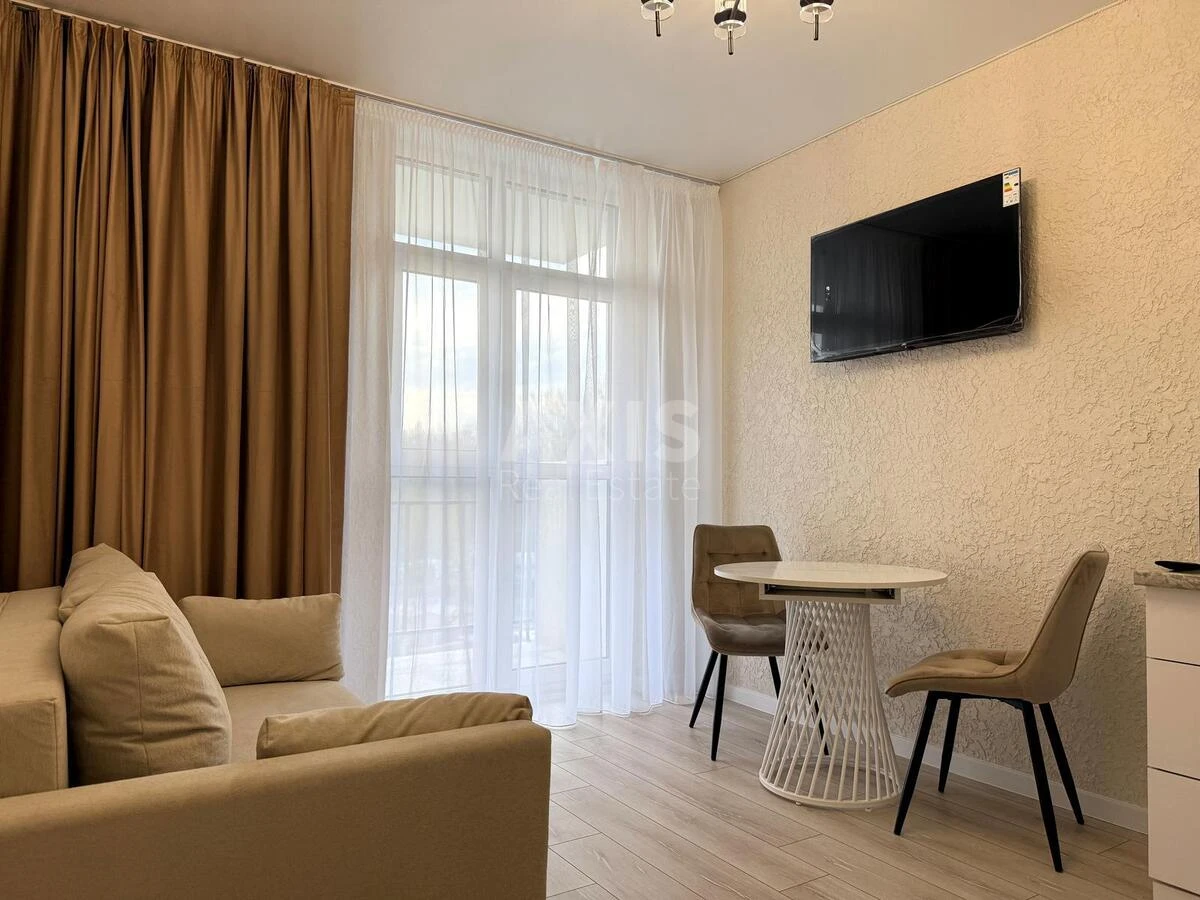 1k apartment pr-t Glushkova Akademika 42676160