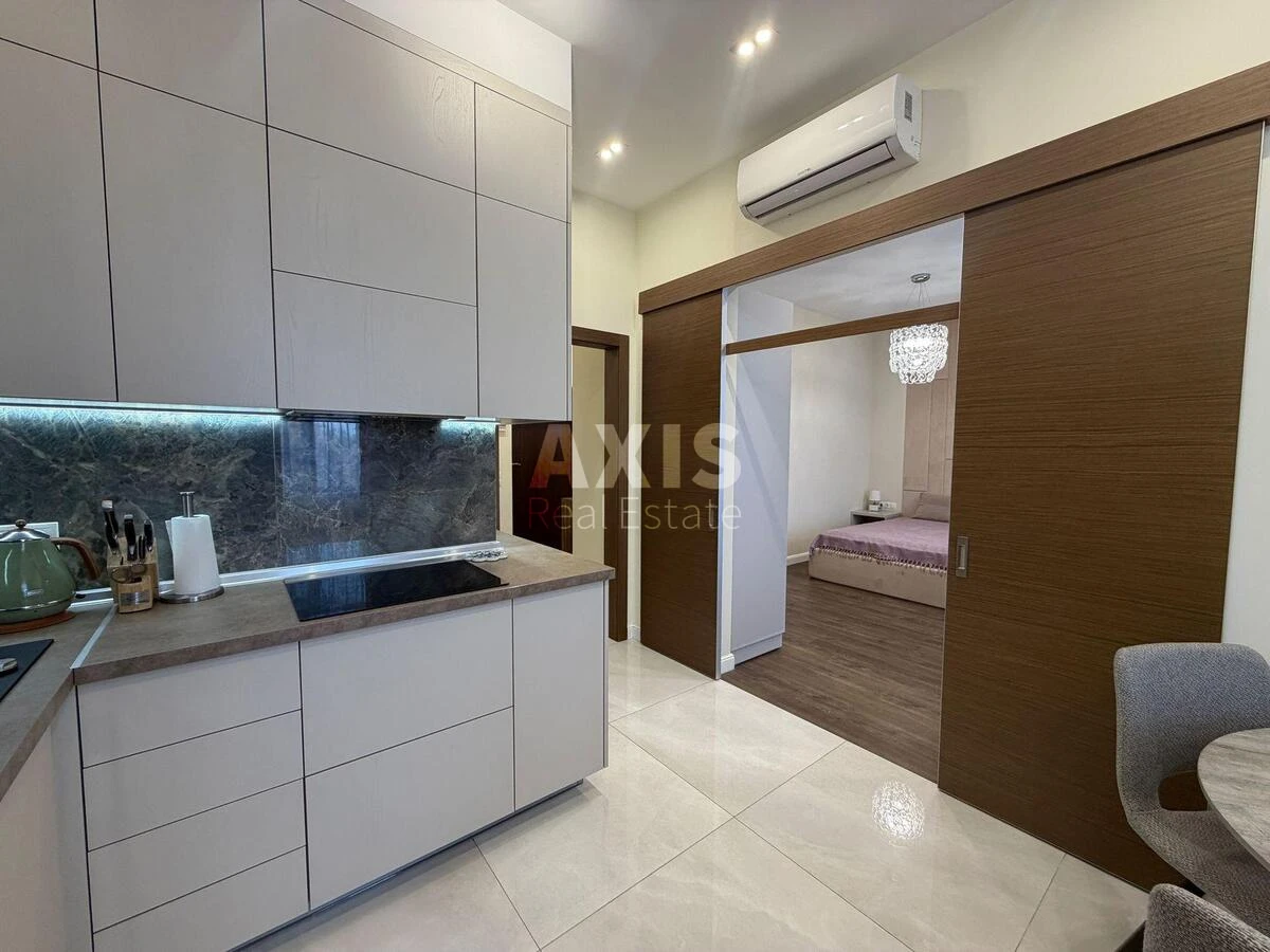 1k apartment pr-t Berestejskij 42675943