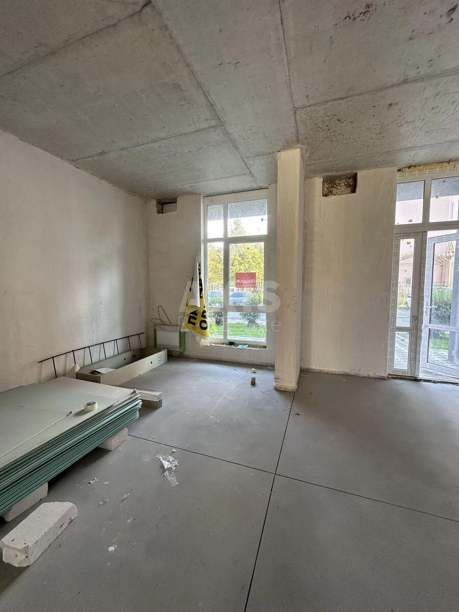 Объект торговли ул. Метрологическая 32, 77м2609873