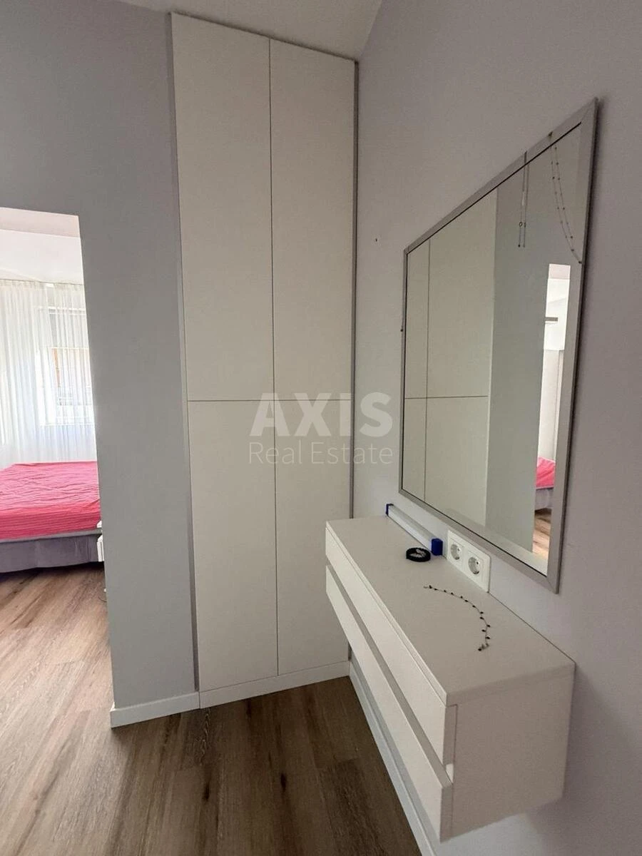 3k apartment vul. Preobrazhens'ka 8Б7082610